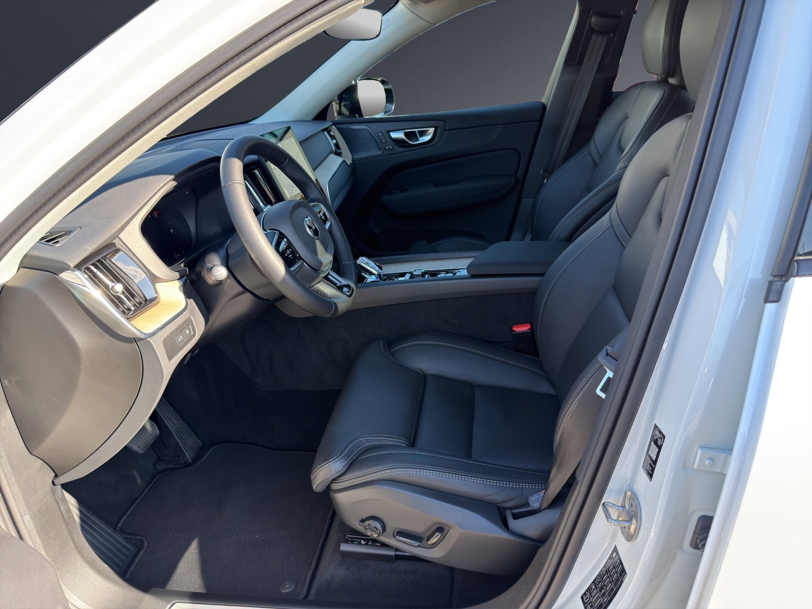 VOLVO XC60 T8 eAWD PluginHybrid Plus Dark Geartronic, Hybride Rechargeable Essence/Électricité, Occasion / Utilisé, Automatique - 6