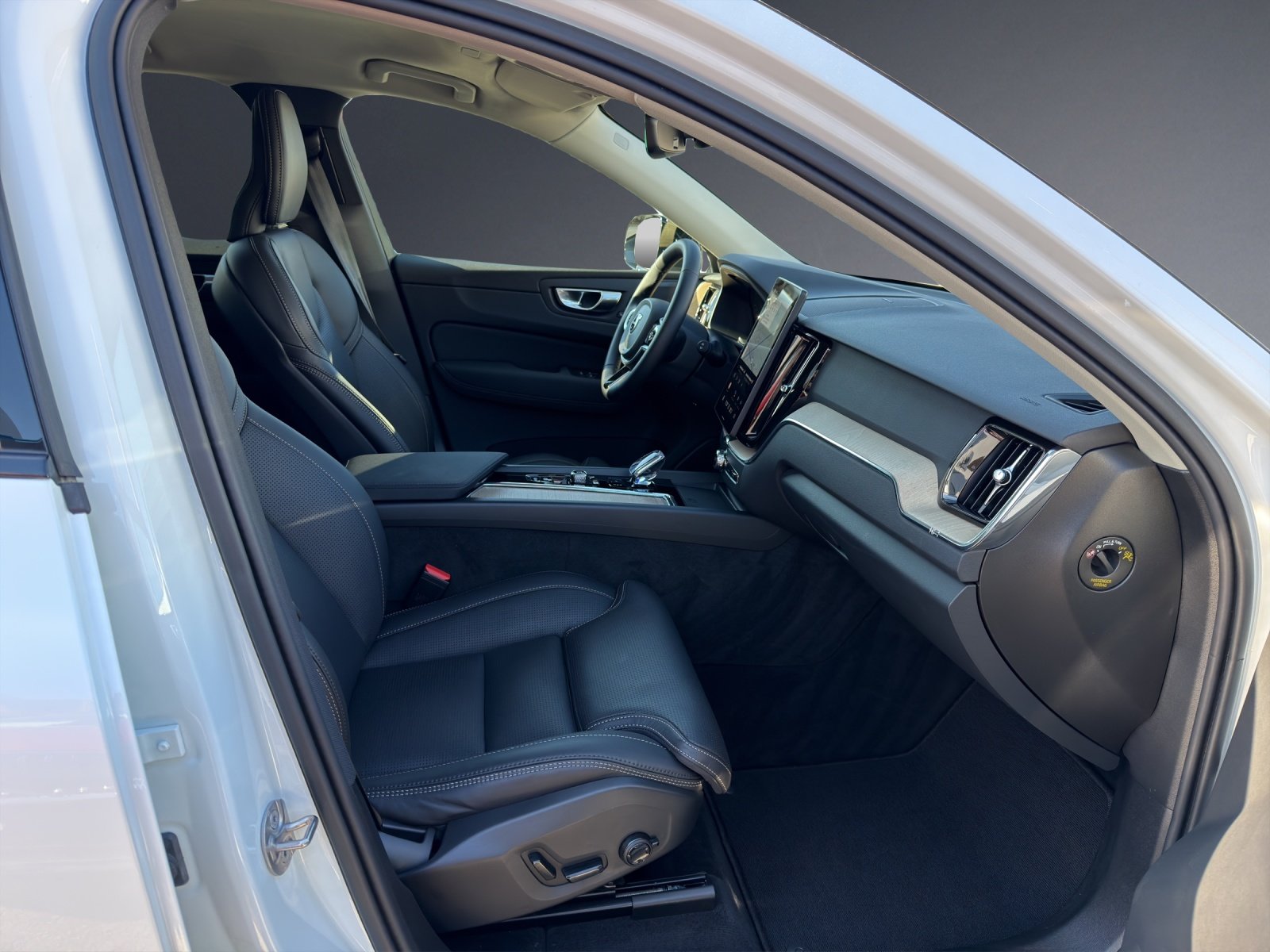 VOLVO XC60 T8 eAWD PluginHybrid Plus Dark Geartronic, Hybride Rechargeable Essence/Électricité, Occasion / Utilisé, Automatique - 7