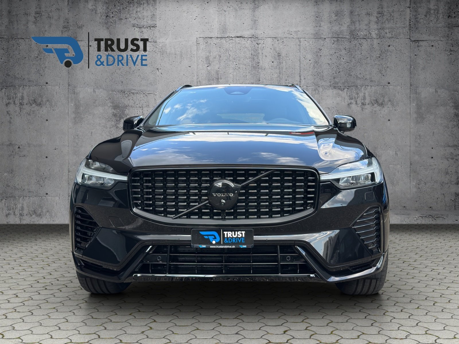 VOLVO XC60 T6 eAWD PluginHybrid Xcentric Geartronic, Plug-in-Hybrid Benzin/Elektro, Occasion / Gebraucht, Automatik - 2