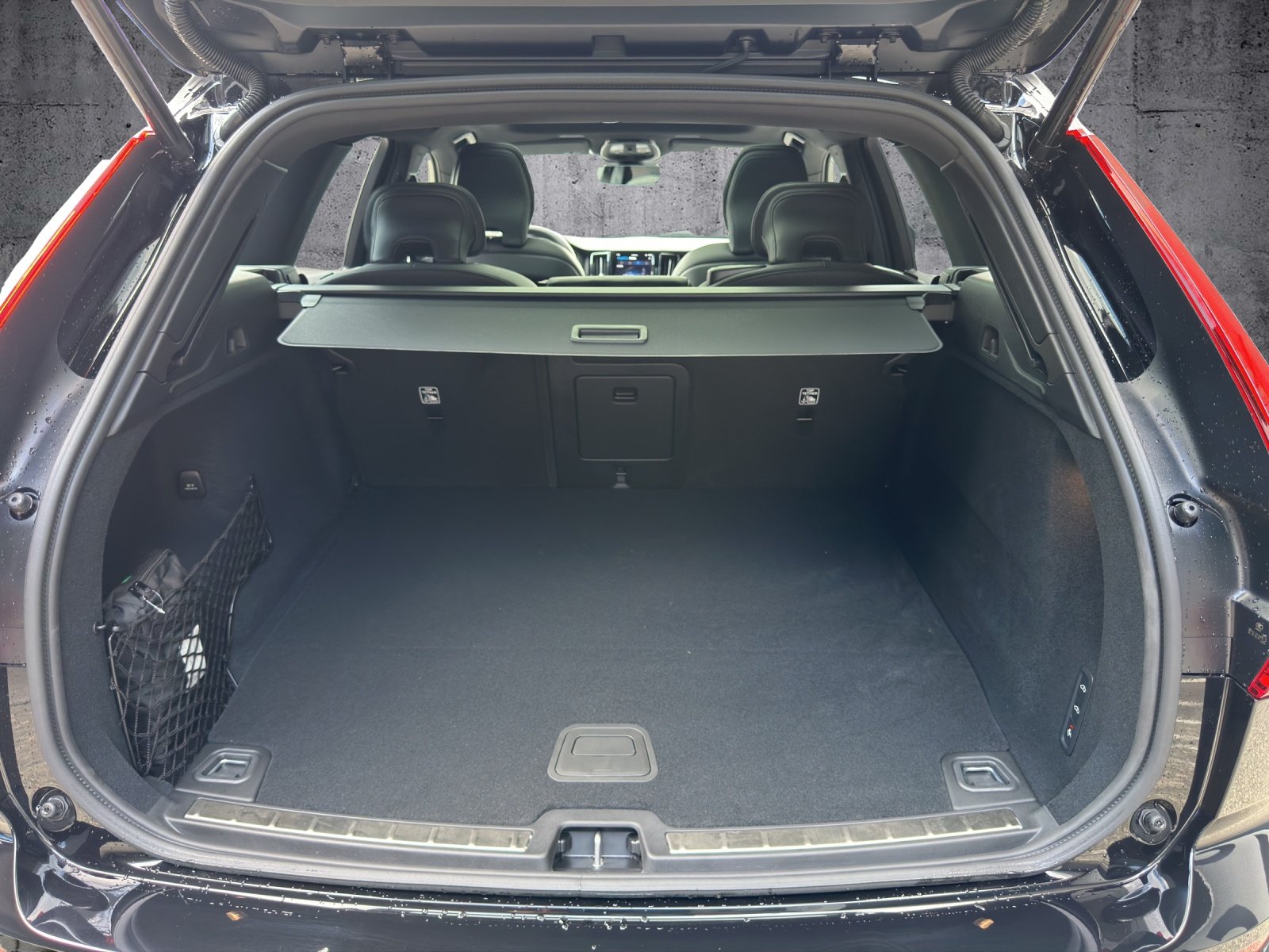 VOLVO XC60 T6 eAWD PluginHybrid Xcentric Geartronic, Plug-in-Hybrid Benzin/Elektro, Occasion / Gebraucht, Automatik - 6
