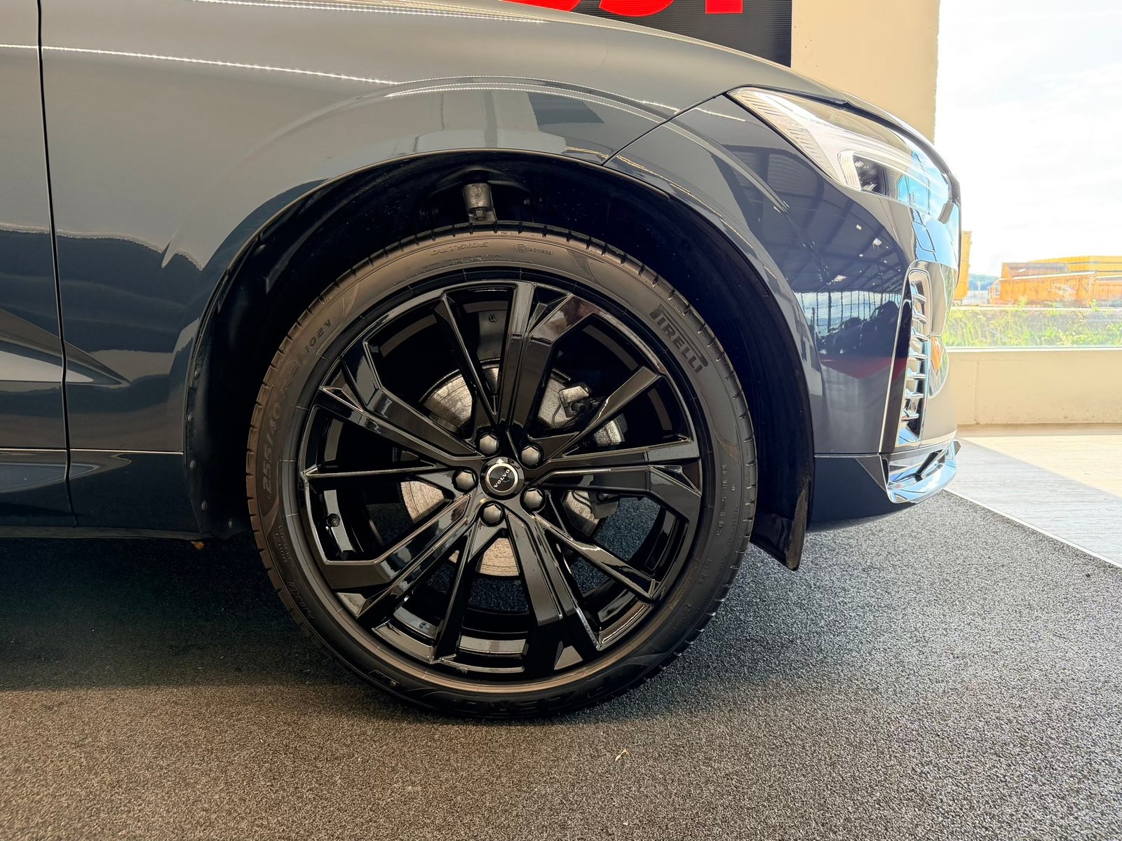 VOLVO XC60 FACELIFT B5 Benzin Mild Hybrid AWD Black Edition, Benzin, Occasion / Gebraucht, Automatik - 6