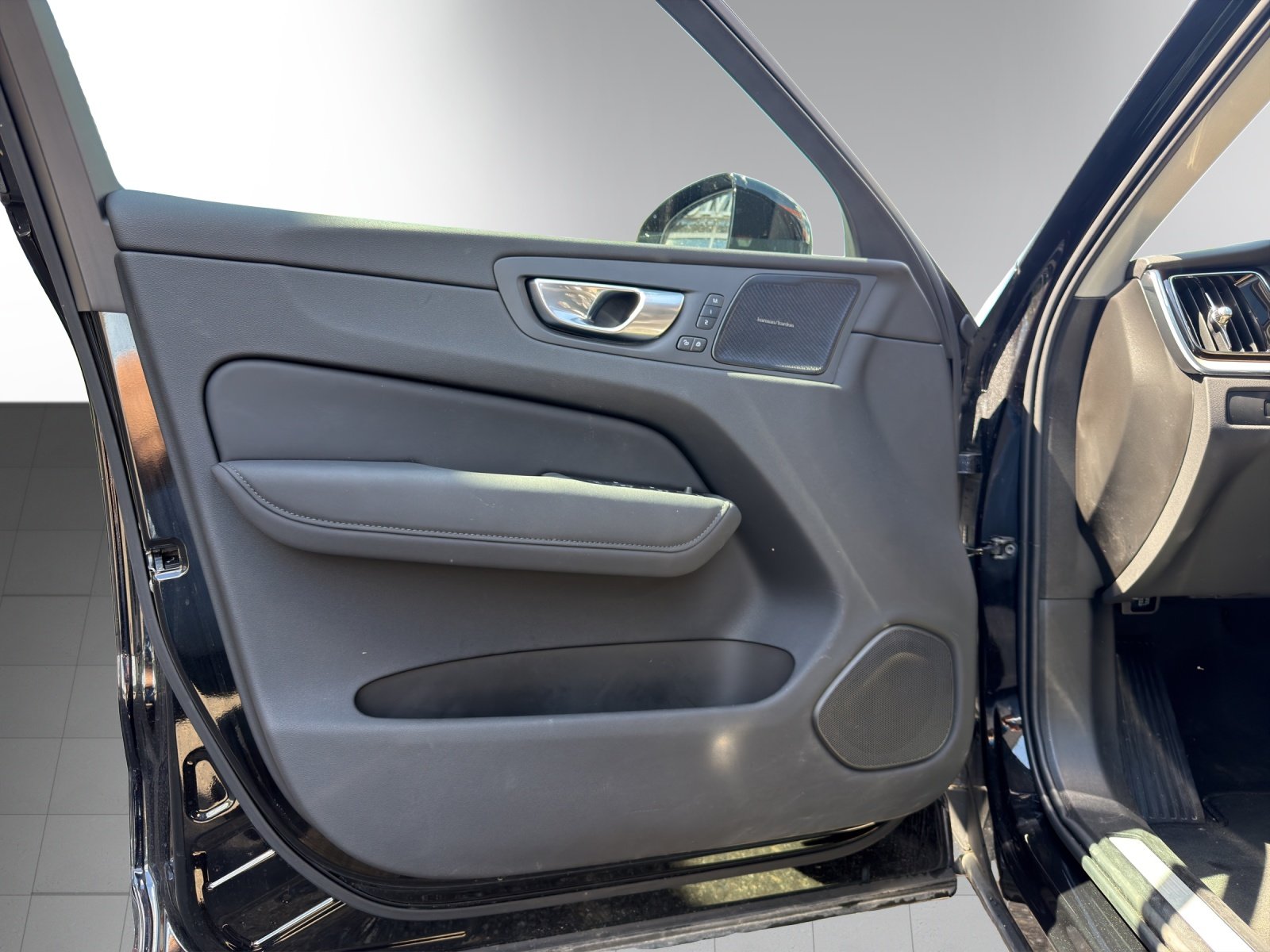 VOLVO XC60 T8 eAWD Plus Dark, Hybride Rechargeable Essence/Électricité, Occasion / Utilisé, Automatique - 7