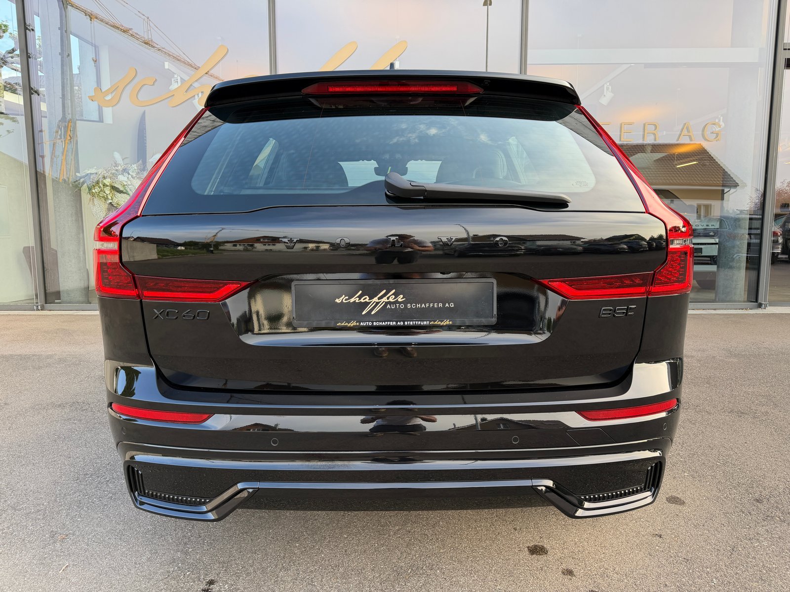 VOLVO XC60 B5 Benzin Mild Hybrid AWD Plus Dark Geartronic, Petrol, Second hand / Used, Automatic - 7