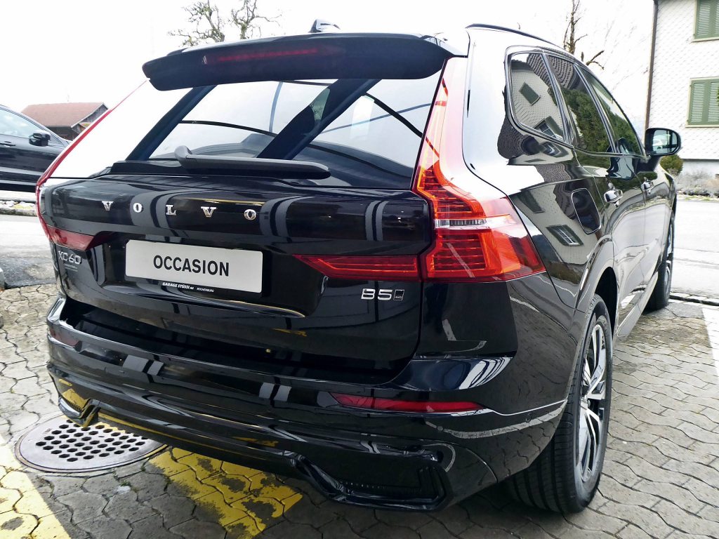 VOLVO XC60 B5 B AWD Plus Dark, Hybride Léger Essence/Électricité, Occasion / Utilisé, Automatique - 4