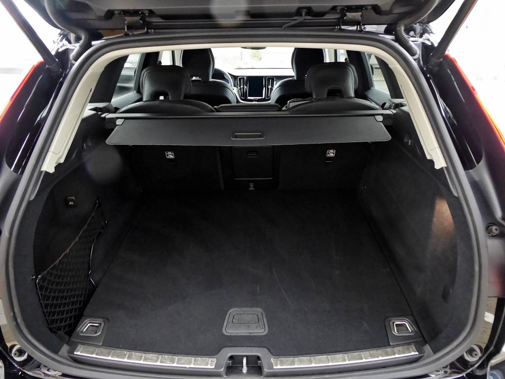 VOLVO XC60 B5 B AWD Plus Dark, Hybride Léger Essence/Électricité, Occasion / Utilisé, Automatique - 7