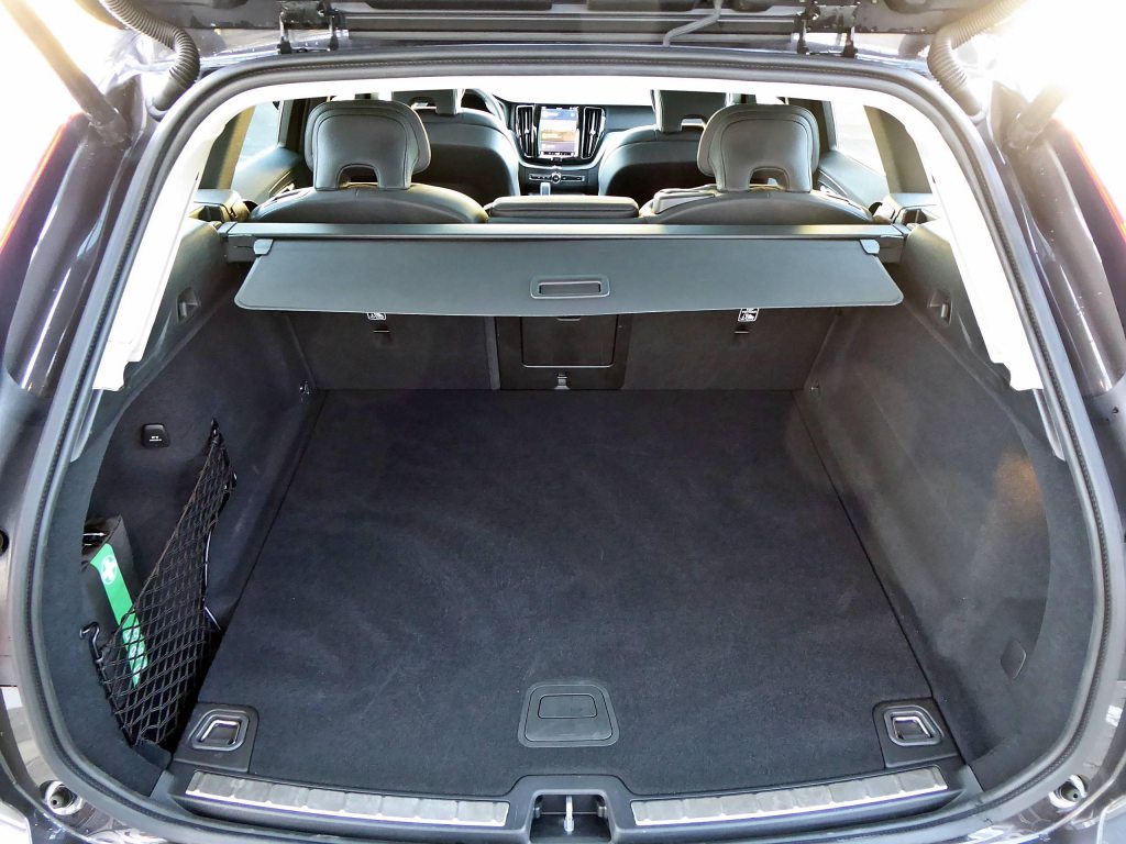 VOLVO XC60 B5 B AWD Plus Dark, Hybride Léger Essence/Électricité, Occasion / Utilisé, Automatique - 7