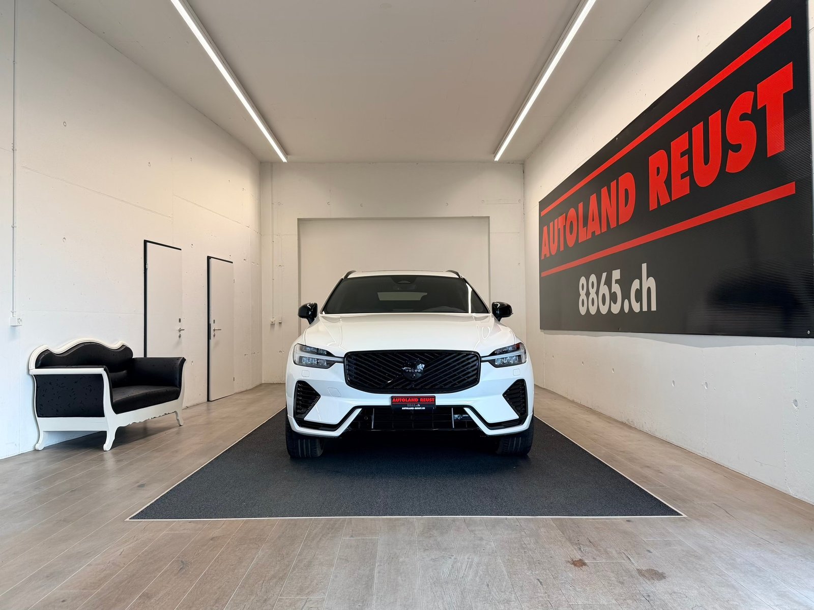 VOLVO XC60 T8 eAWD PluginHybrid Black Ed Ultra Geartronic, Plug-in-Hybrid Petrol/Electric, Ex-demonstrator, Automatic - 2