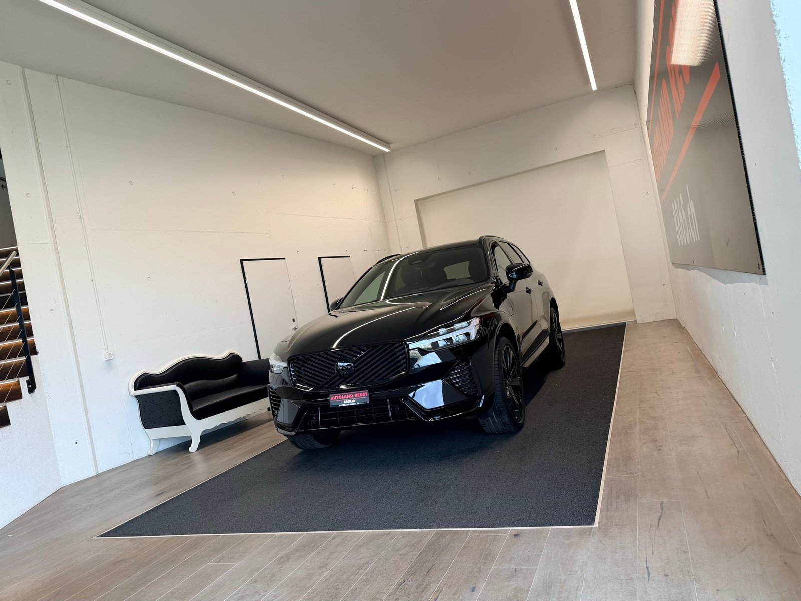 VOLVO XC60 T6 eAWD PluginHybrid Black Edition Geartronic, Plug-in-Hybrid Benzina/Elettrica, Auto dimostrativa, Automatico - 3