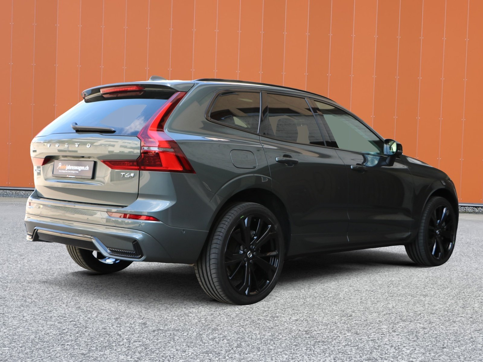VOLVO XC60 T6 eAWD PluginHybrid Plus Dark Geartronic, Hybride Rechargeable Essence/Électricité, Voiture de démonstration, Automatique - 2