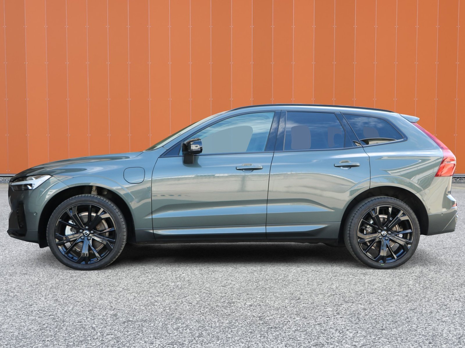 VOLVO XC60 T6 eAWD PluginHybrid Plus Dark Geartronic, Hybride Rechargeable Essence/Électricité, Voiture de démonstration, Automatique - 3