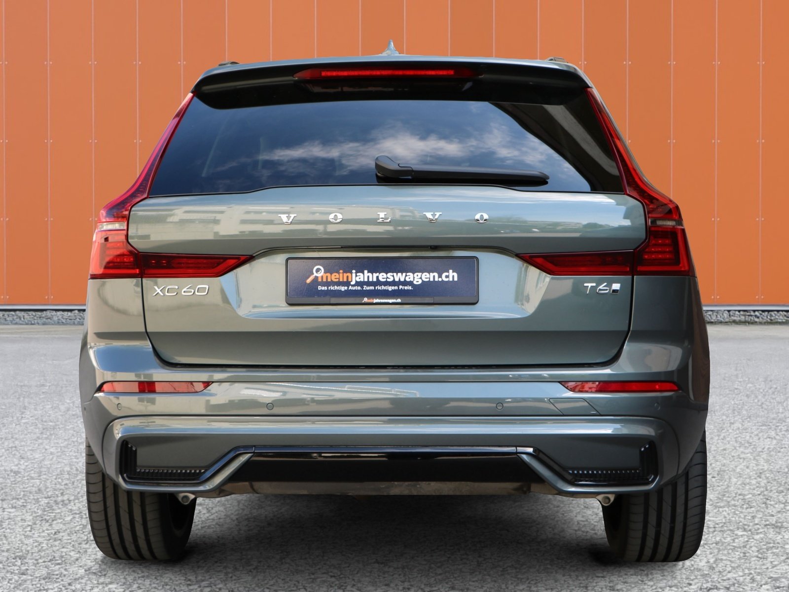 VOLVO XC60 T6 eAWD PluginHybrid Plus Dark Geartronic, Hybride Rechargeable Essence/Électricité, Voiture de démonstration, Automatique - 4