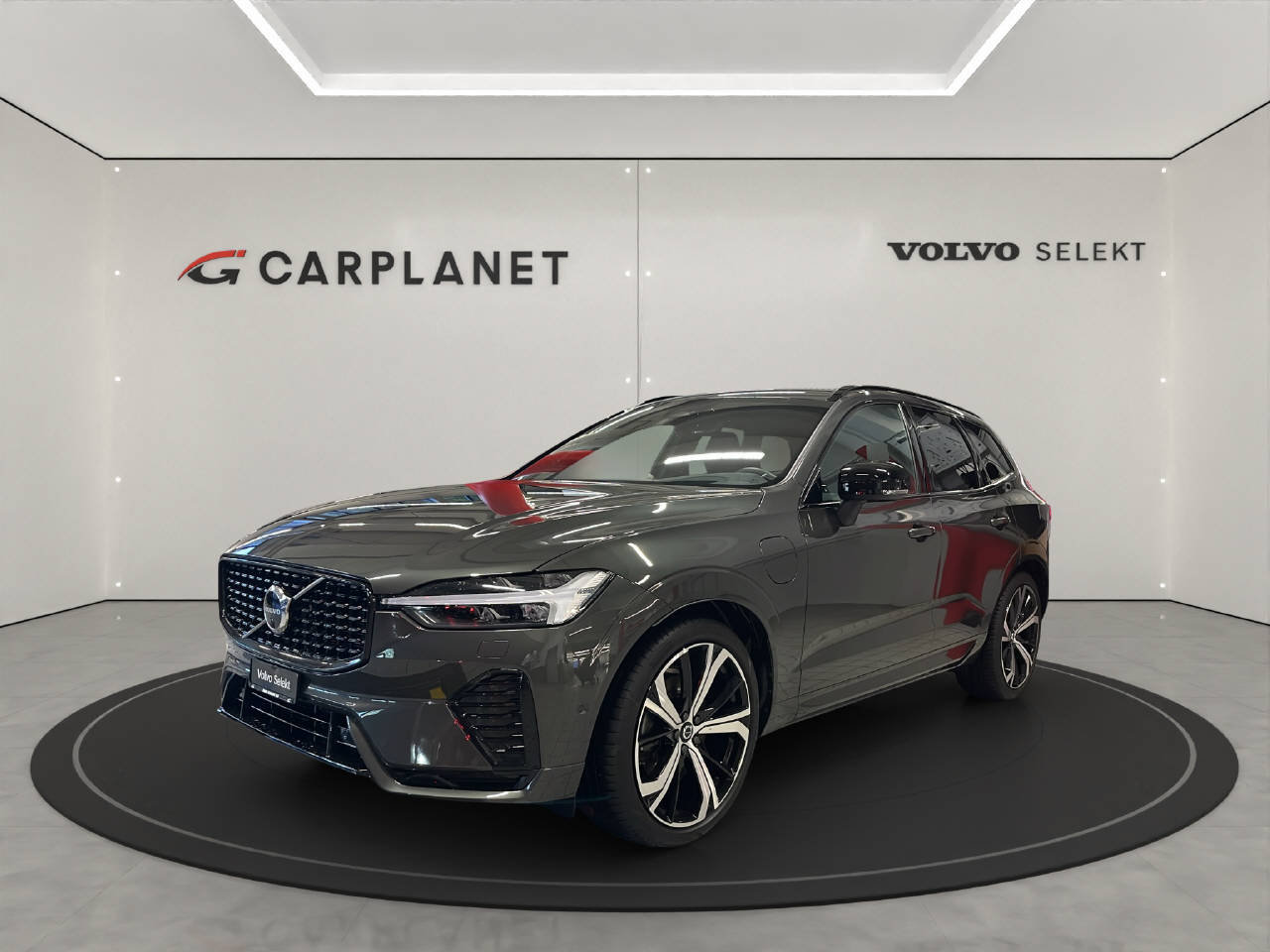 VOLVO XC60 T8 eAWD R-Design, Plug-in-Hybrid Benzin/Elektro, Occasion / Gebraucht, Automat