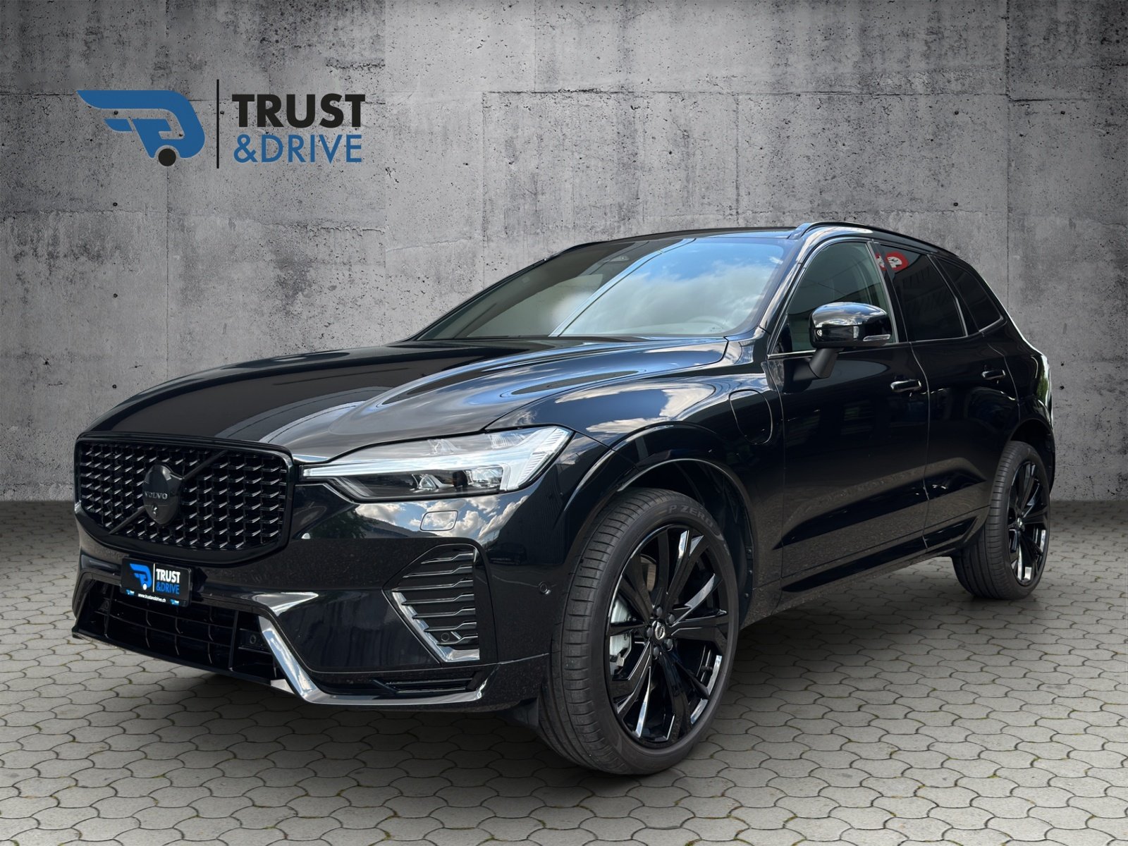 VOLVO XC60 T6 eAWD Xcentric, Full-Hybrid Petrol/Electric, Second hand / Used, Automatic