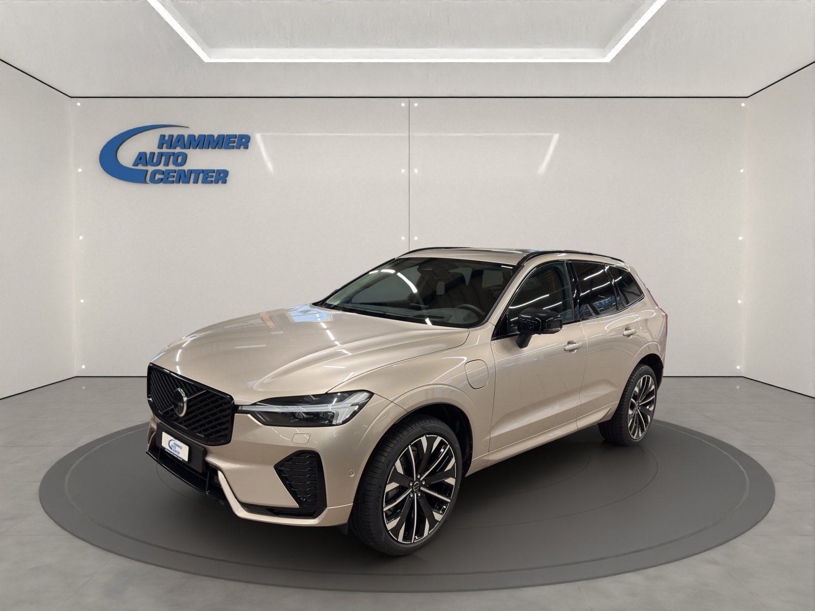 VOLVO XC60 2.0 T8 TE Ultra Dark eAWD, Plug-in-Hybrid Benzina/Elettrica, Auto nuove, Automatico