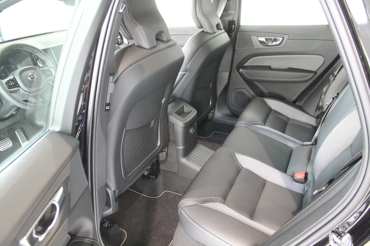 VOLVO XC60 T6 eAWD R-Design Geartronic, Plug-in-Hybrid Benzin/Elektro, Neuwagen, Automatik - 7