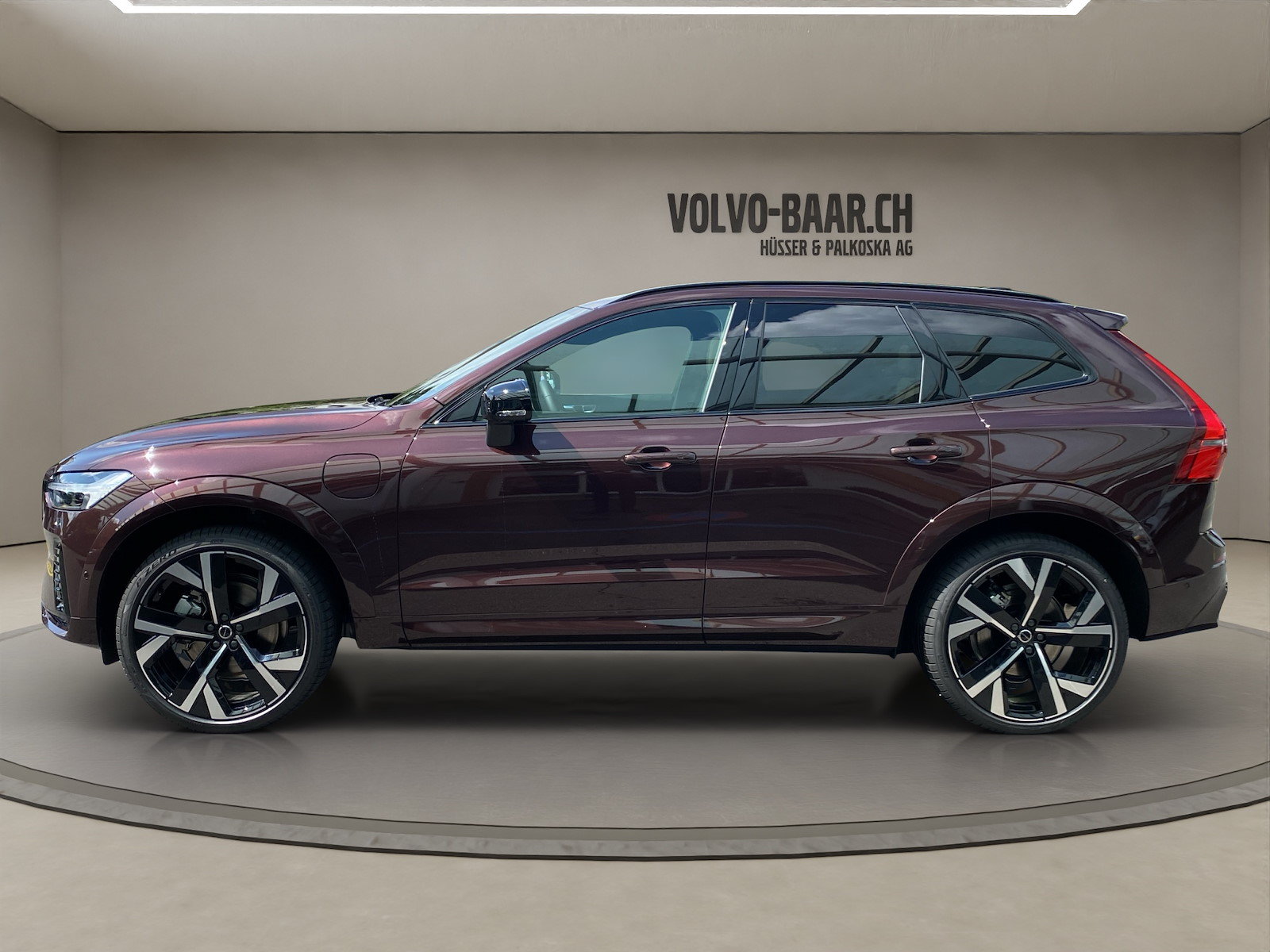 VOLVO XC60 2.0 T8 TE Ultra Dark eAWD, Hybride Rechargeable Essence/Électricité, Voiture nouvelle, Automatique - 2