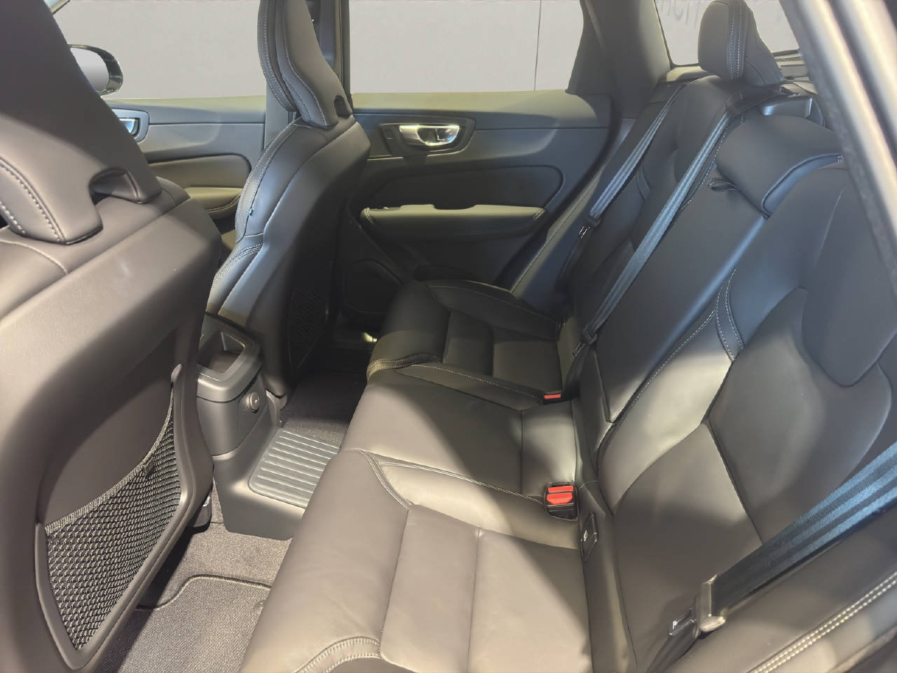 VOLVO XC60 2.0 T6 TE Ultra Bright eAWD, Plug-in-Hybrid Benzina/Elettrica, Auto nuove, Automatico - 6