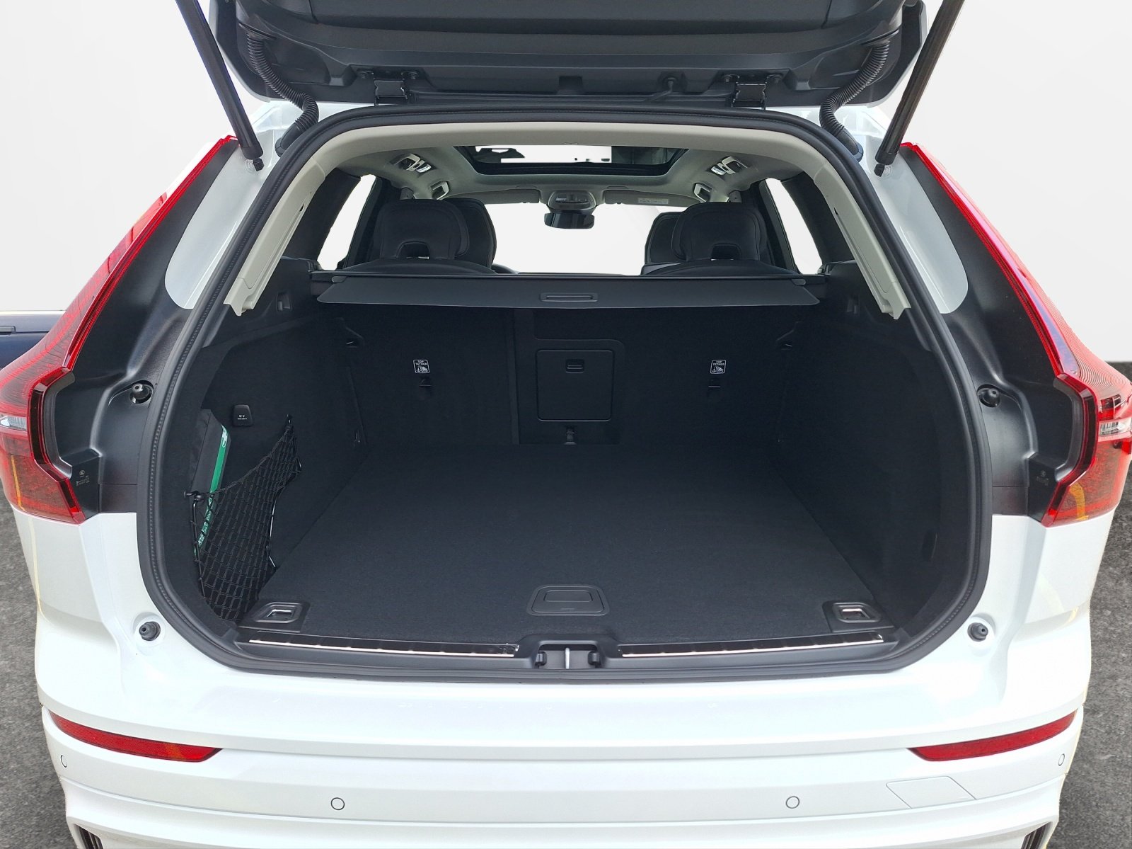 VOLVO XC60 2.0 B5 MH Ultra Dark AWD, Hybride Léger Essence/Électricité, Voiture nouvelle, Automatique - 6