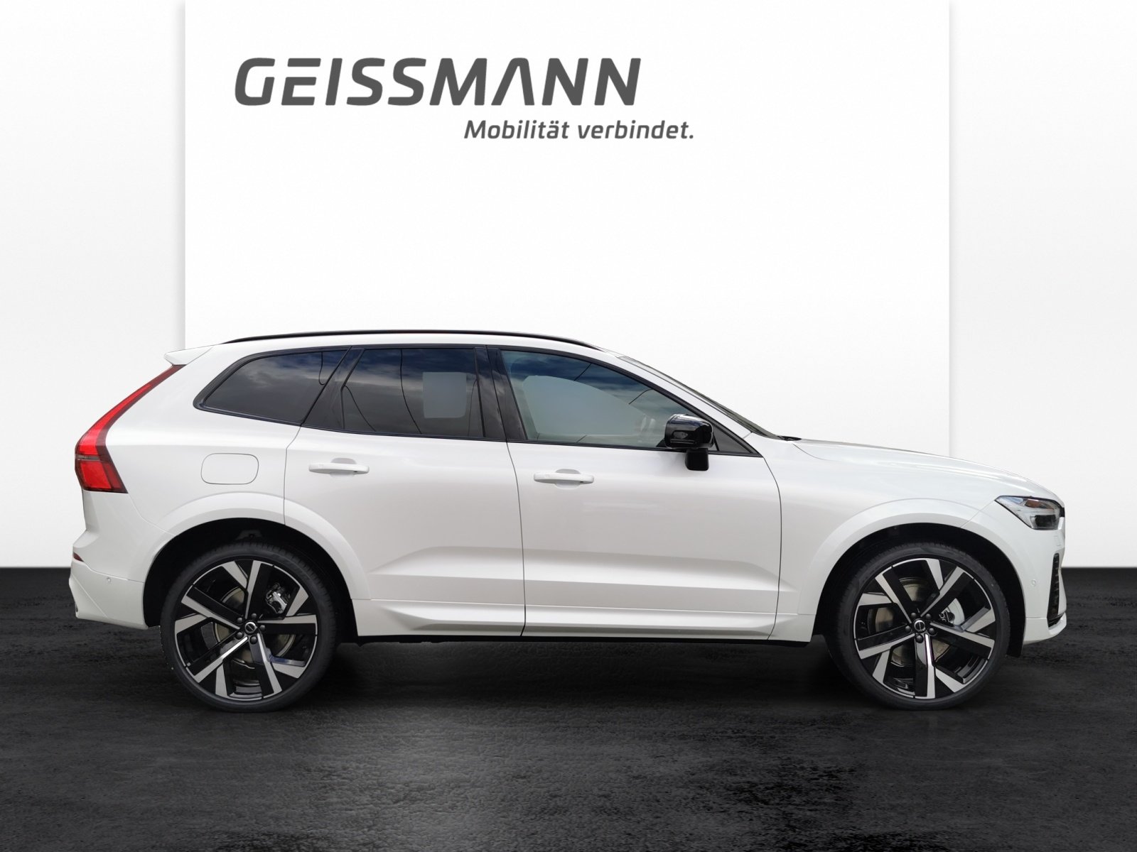 VOLVO XC60 2.0 T8 TE Black Edition eAWD, Plug-in-Hybrid Petrol/Electric, New car, Automatic - 4