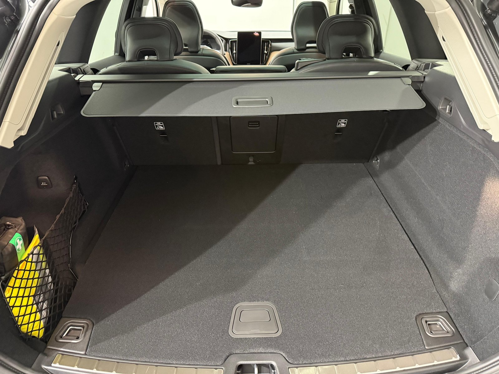 VOLVO XC60 2.0 T6 TE Plus Dark eAWD, Hybride Intégral Essence/Électricité, Voiture nouvelle, Automatique - 7