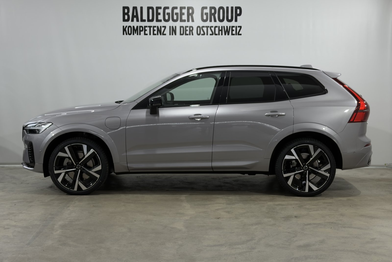 VOLVO XC60 2.0 T6 TE Ultra Dark eAWD, Hybride Intégral Essence/Électricité, Voiture nouvelle, Automatique - 2