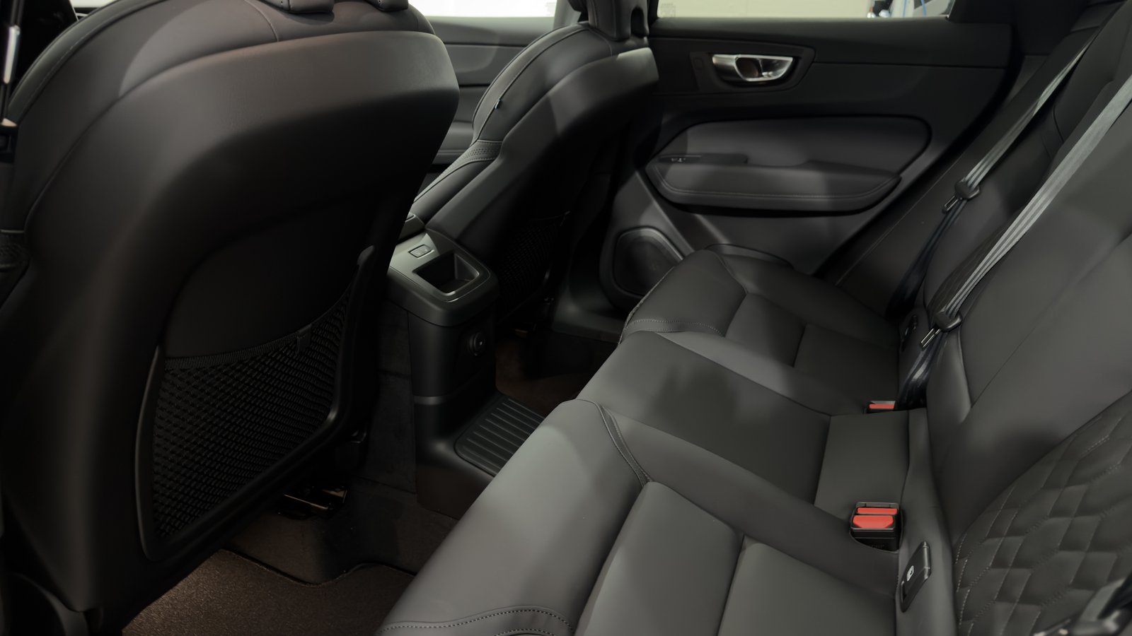 VOLVO XC60 2.0 T6 TE Ultra Dark eAWD, Hybride Intégral Essence/Électricité, Voiture nouvelle, Automatique - 6