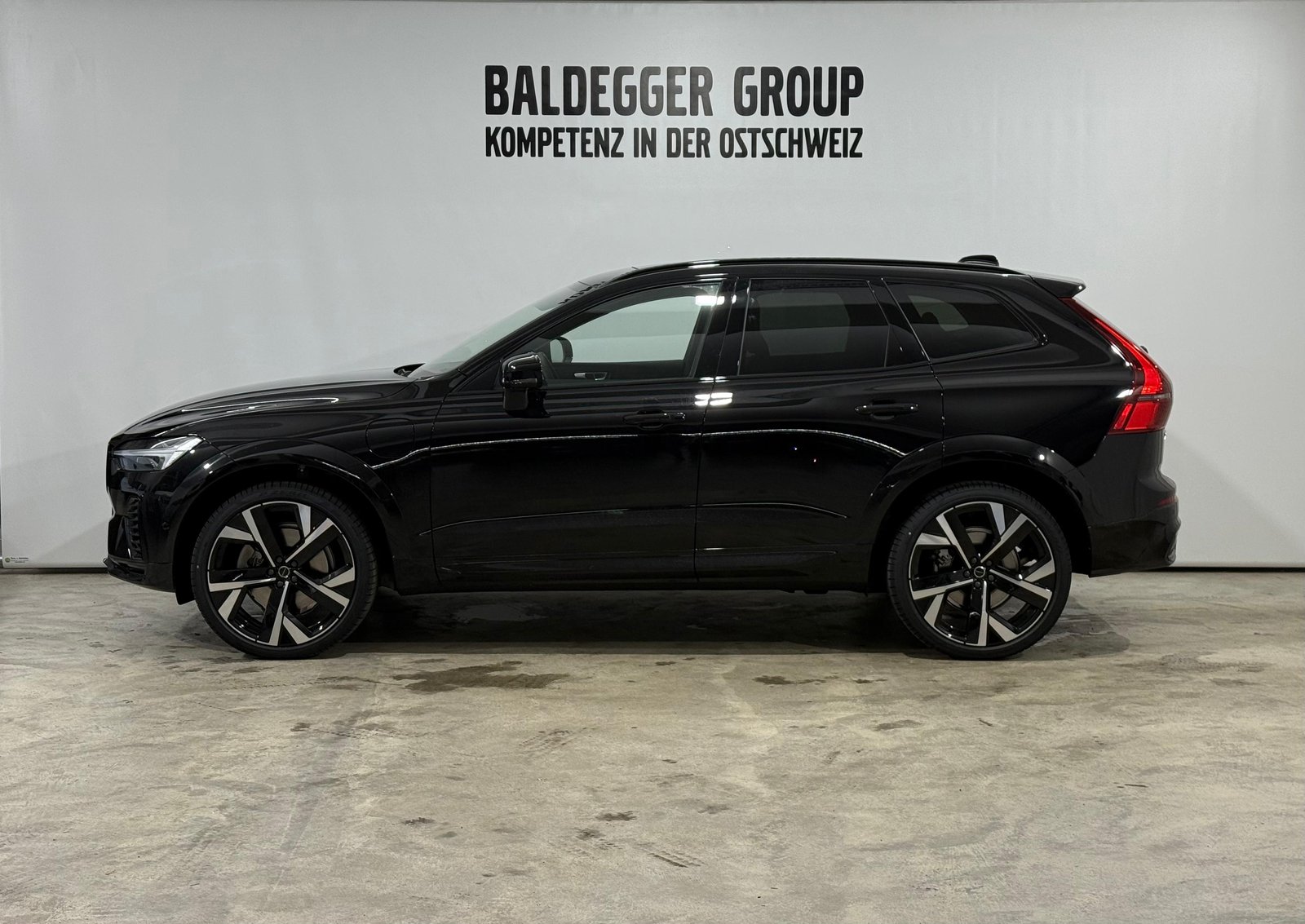 VOLVO XC60 2.0 T6 TE Ultra Dark eAWD, Hybride Intégral Essence/Électricité, Voiture nouvelle, Automatique - 2