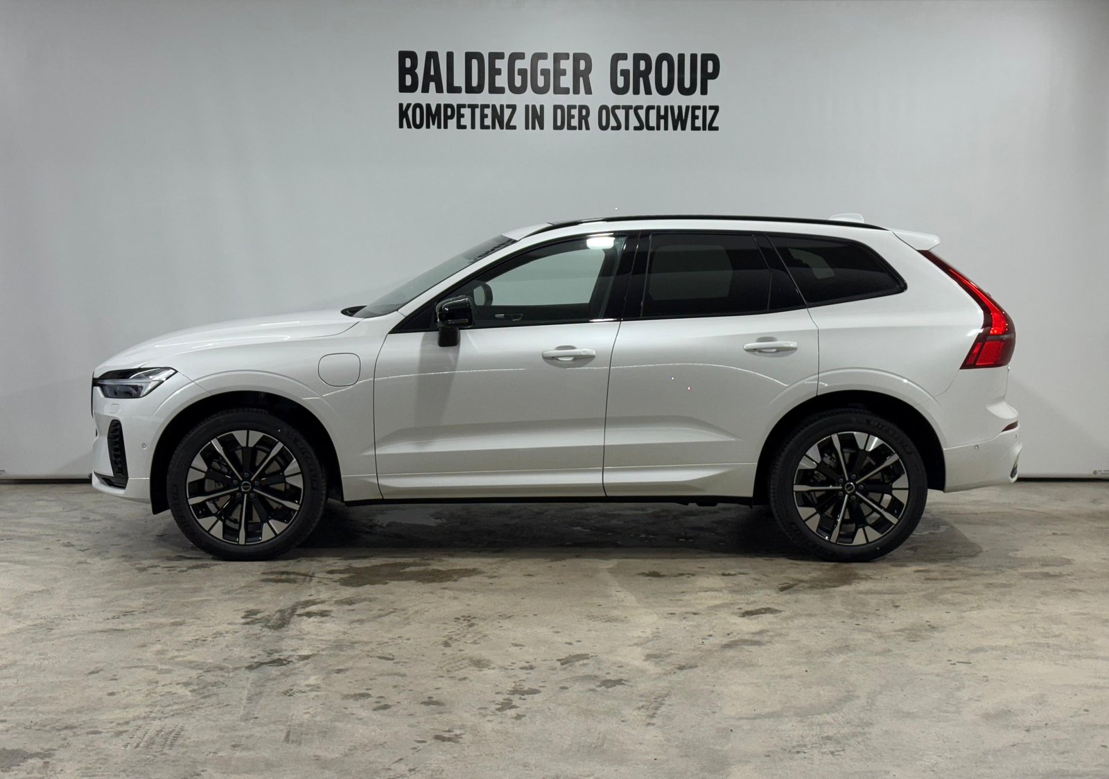 VOLVO XC60 2.0 T6 TE Ultra Dark eAWD, Hybride Intégral Essence/Électricité, Voiture nouvelle, Automatique - 2