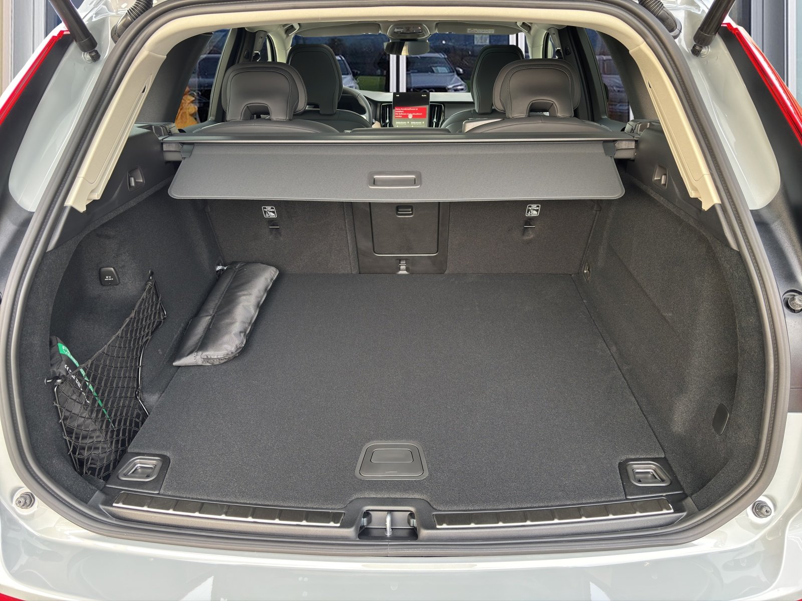 VOLVO XC60 2.0 B5 MH Ultra Dark AWD, Hybride Léger Essence/Électricité, Voiture nouvelle, Automatique - 7