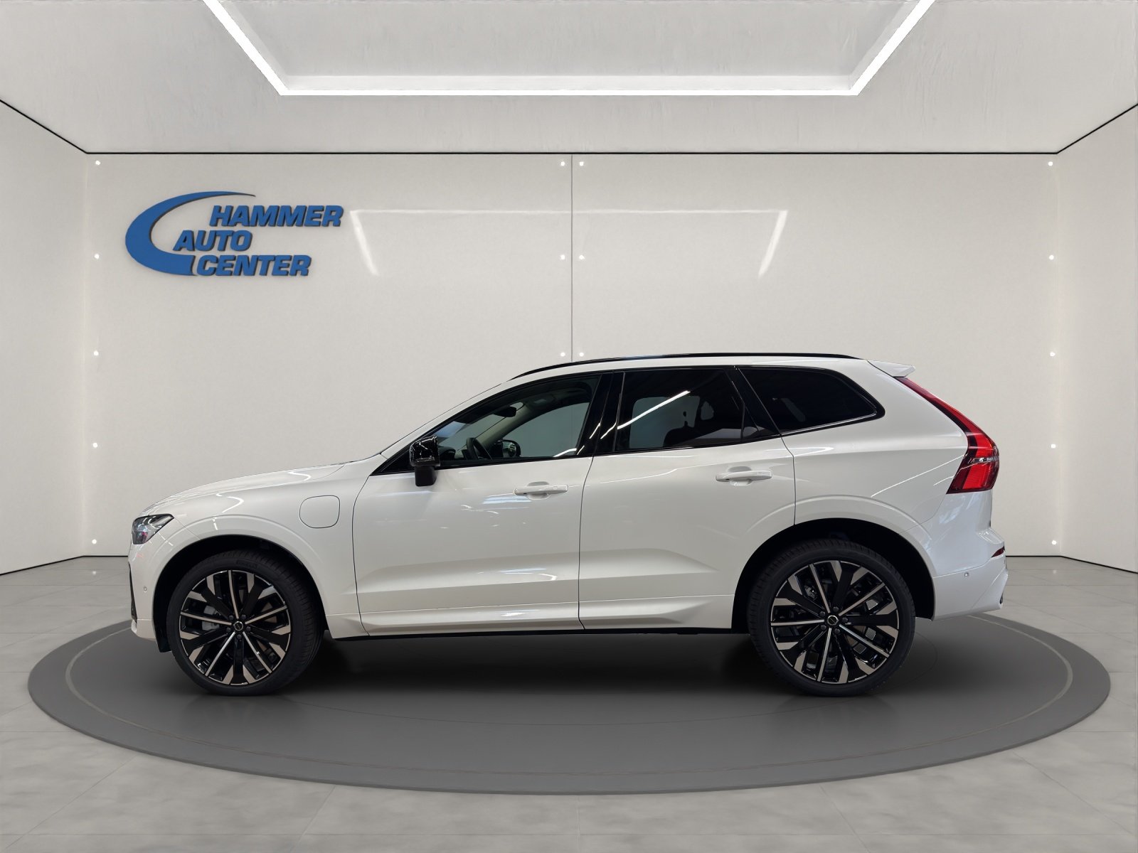 VOLVO XC60 2.0 T8 TE Ultra Dark eAWD, Hybride Rechargeable Essence/Électricité, Voiture nouvelle, Automatique - 3