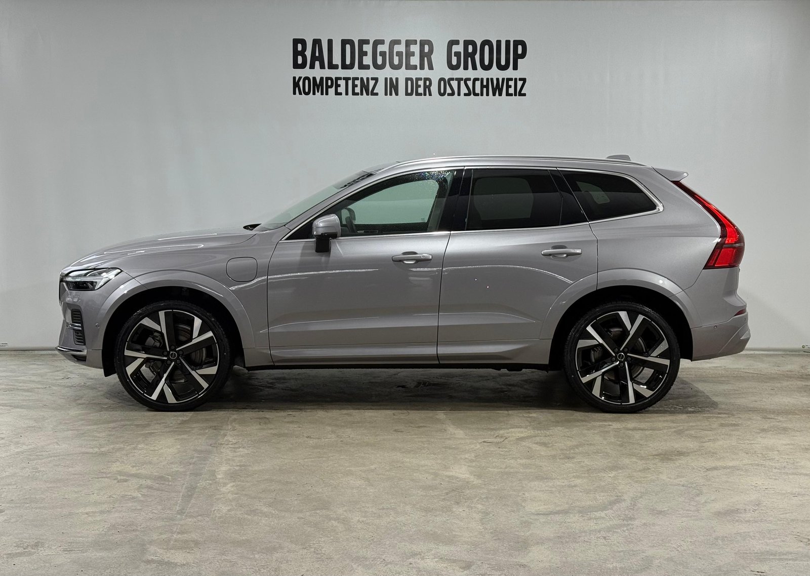 VOLVO XC60 2.0 T6 TE Ultra Bright eA, Full-Hybrid Petrol/Electric, New car, Automatic - 2
