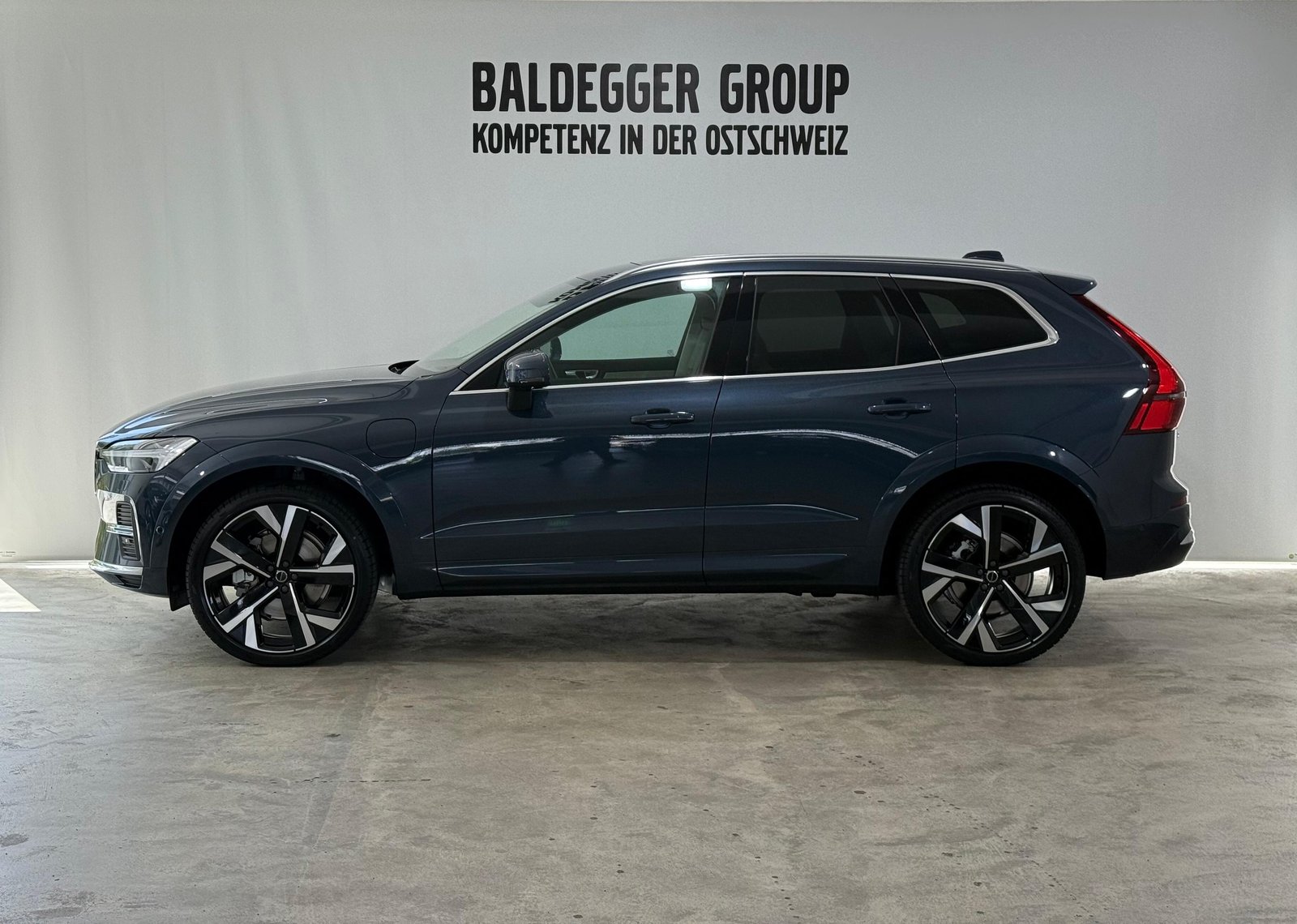 VOLVO XC60 2.0 T6 TE Ultra Bright eA, Hybride Integrale Benzina/Elettrica, Auto nuove, Automatico - 2