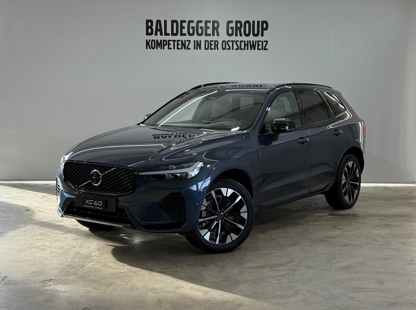 VOLVO XC60 2.0 T6 TE Ultra Dark eAWD