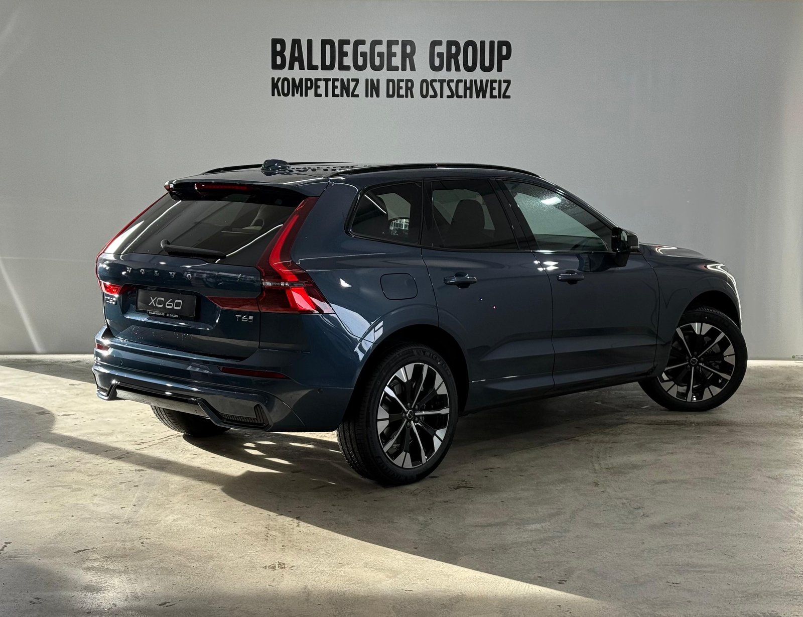 VOLVO XC60 2.0 T6 TE Ultra Dark eAWD, Voll-Hybrid Benzin/Elektro, Neuwagen, Automatik - 3