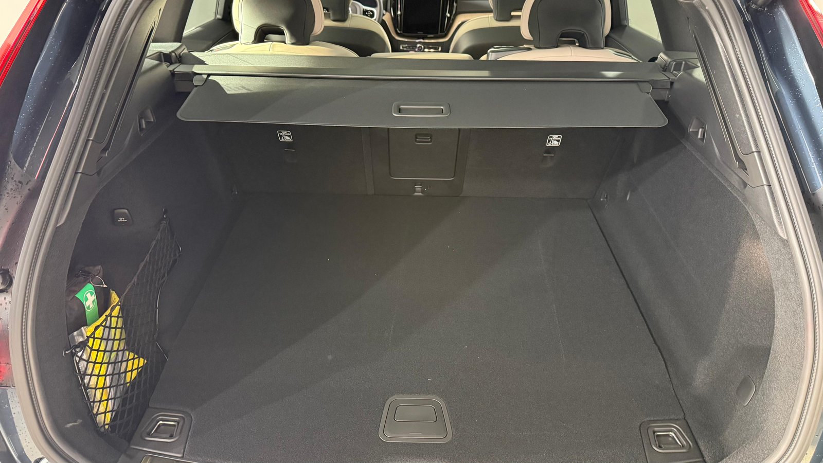 VOLVO XC60 2.0 T6 TE Ultra Dark eAWD, Voll-Hybrid Benzin/Elektro, Neuwagen, Automatik - 7