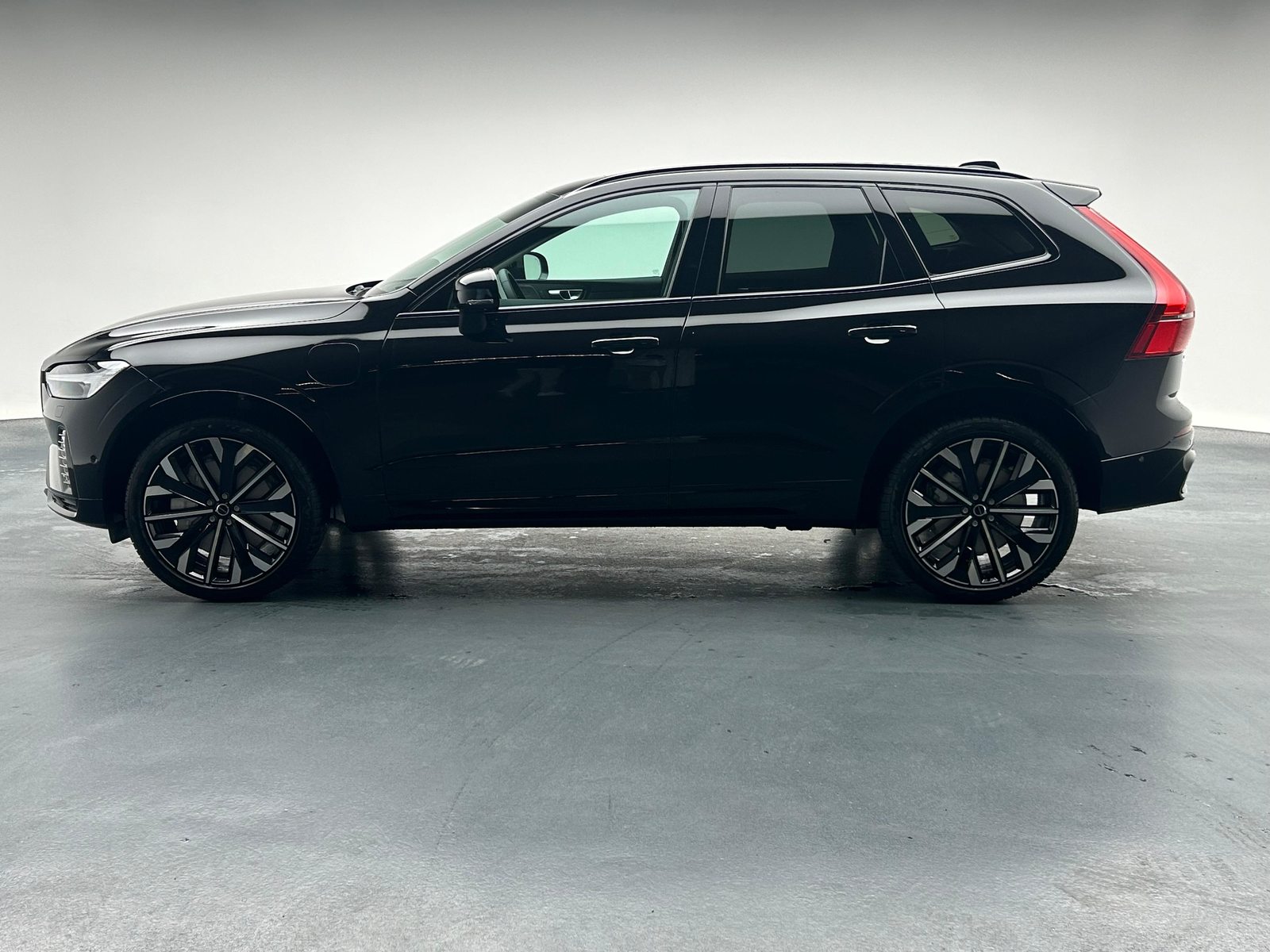 VOLVO XC60 2.0 T6 TE Ultra Dark eAWD, Hybride Rechargeable Essence/Électricité, Voiture nouvelle, Automatique - 6