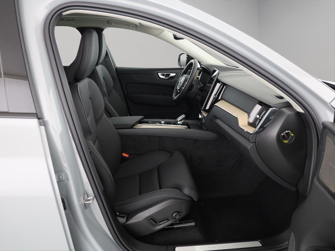 VOLVO XC60 2.0 T6 TE Ultra Dark eAWD, Plug-in-Hybrid Benzin/Elektro, Neuwagen, Automatik - 6