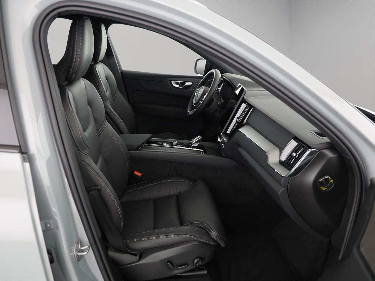 VOLVO XC60 2.0 T8 TE Black Edition eAWD, Plug-in-Hybrid Benzina/Elettrica, Auto nuove, Automatico - 6