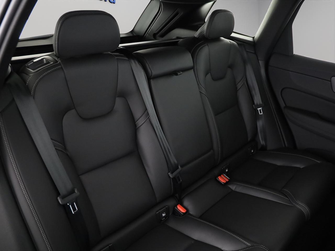 VOLVO XC60 2.0 T8 TE Black Edition eAWD, Plug-in-Hybrid Benzina/Elettrica, Auto nuove, Automatico - 7