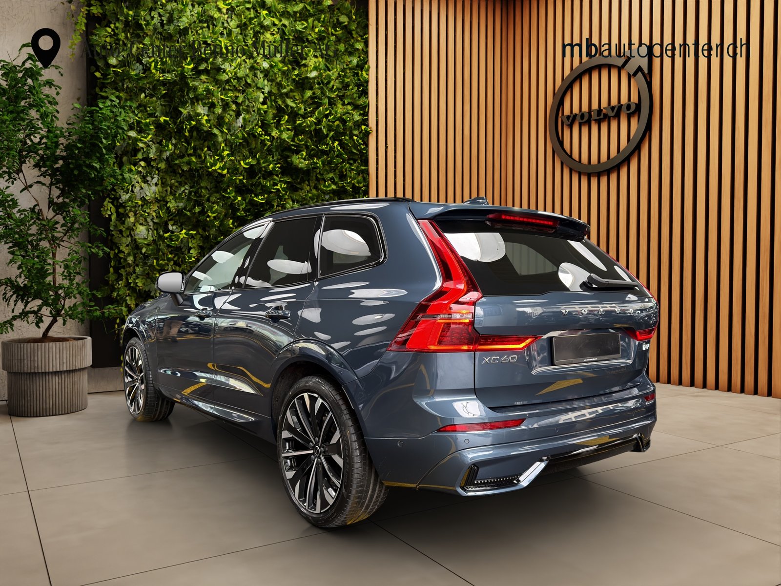 VOLVO XC60 2.0 T8 TE Ultra Dark eAWD, Plug-in-Hybrid Petrol/Electric, New car, Automatic - 3
