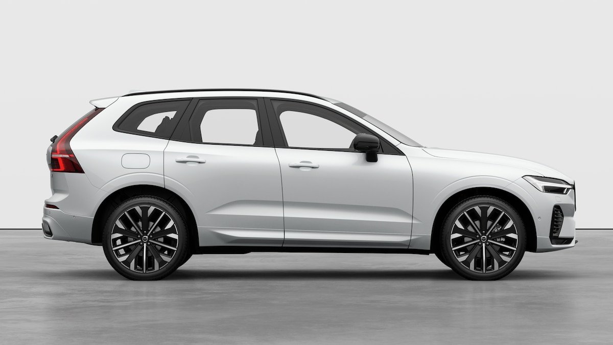 VOLVO XC60 2.0 B5 MH Ultra Dark AWD, Mild-Hybrid Petrol/Electric, New car, Automatic - 4