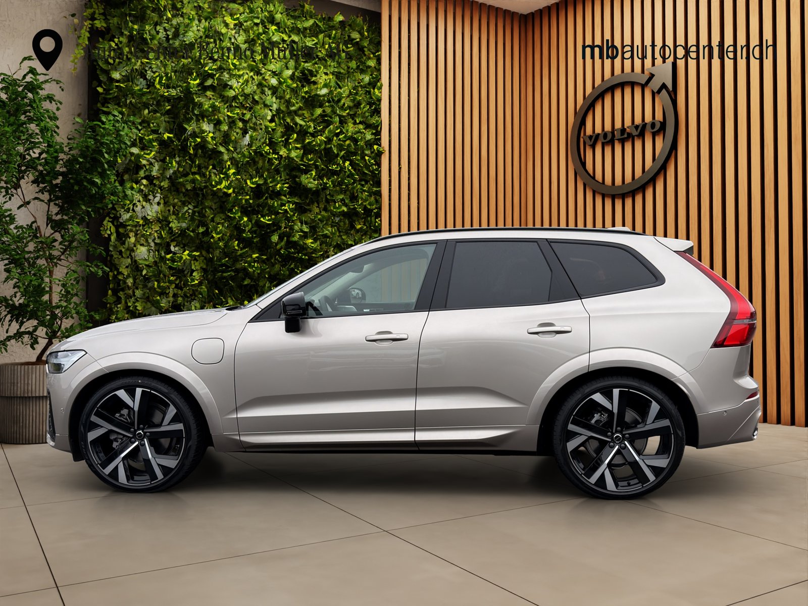 VOLVO XC60 2.0 T8 TE Ultra Dark eAWD, Plug-in-Hybrid Benzina/Elettrica, Auto nuove, Automatico - 2