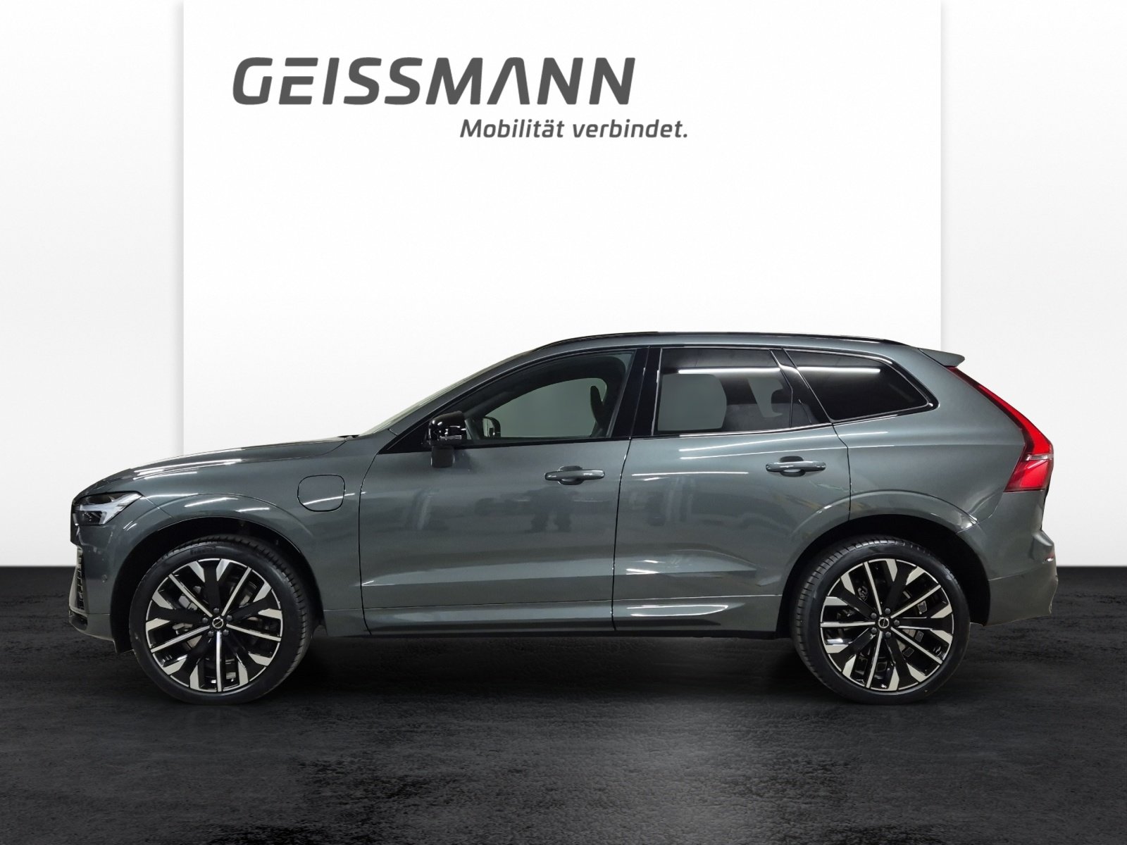 VOLVO XC60 2.0 T8 TE Ultra Dark eAWD, Plug-in-Hybrid Petrol/Electric, New car, Automatic - 3