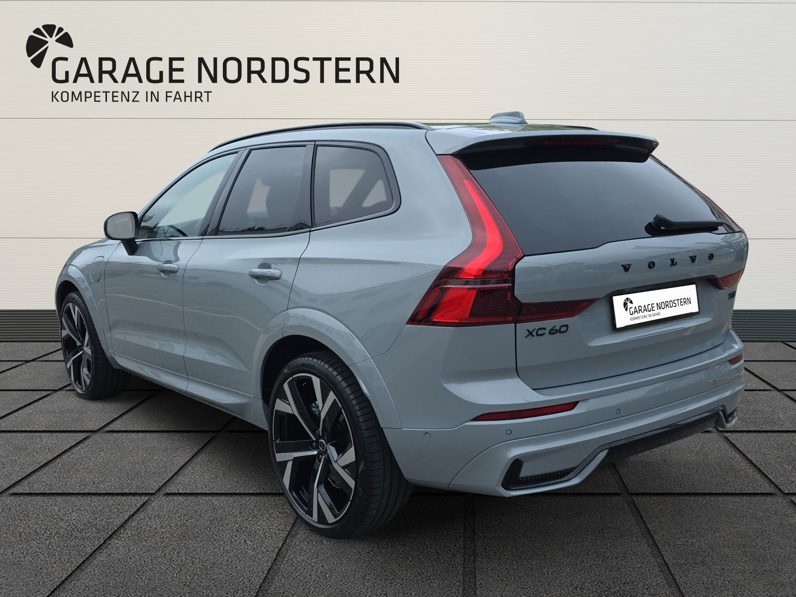 VOLVO XC60 2.0 T8 TE Black Edition eAWD, Plug-in-Hybrid Benzina/Elettrica, Auto nuove, Automatico - 4
