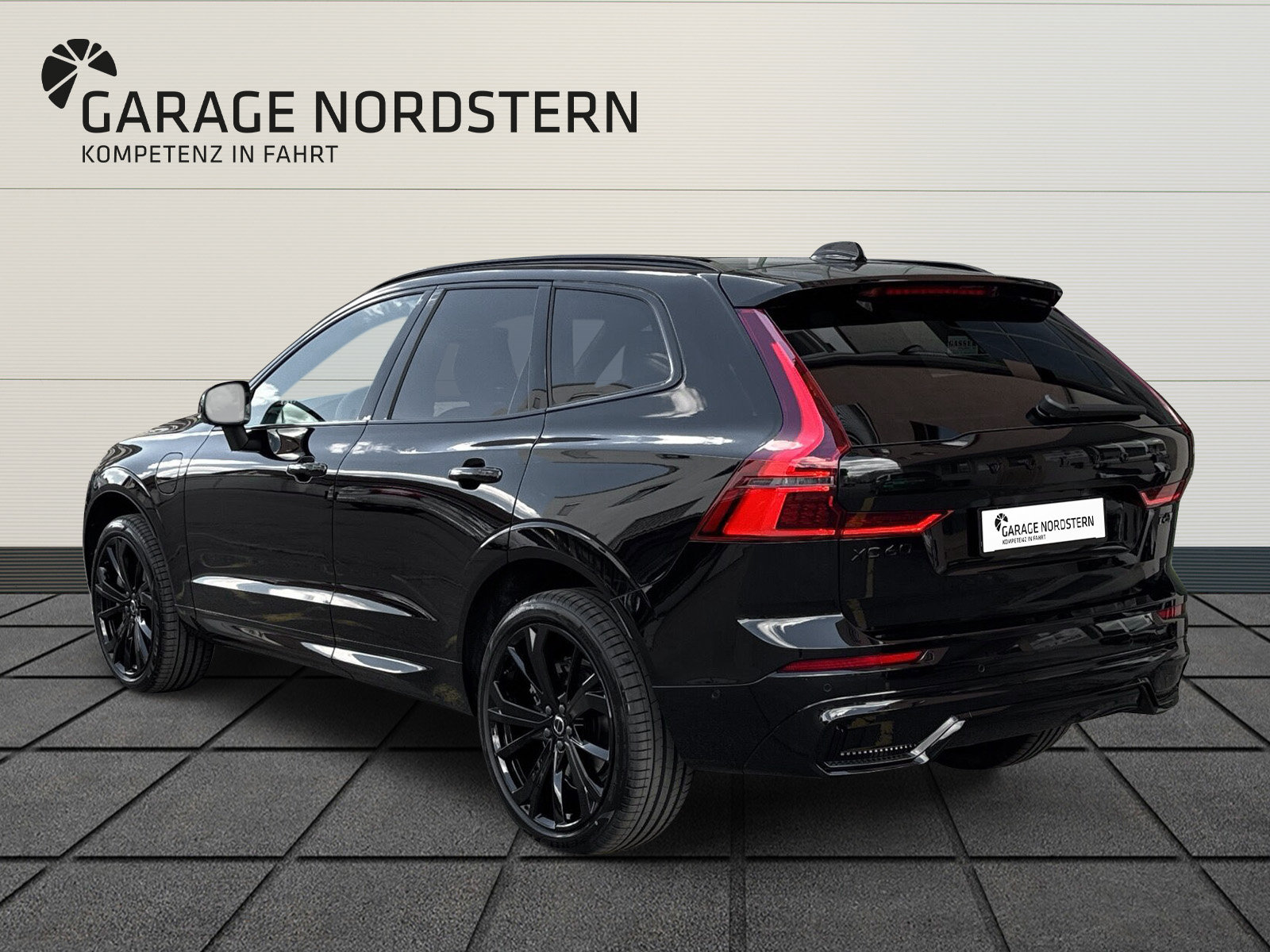 VOLVO XC60 2.0 T6 TE Black Edition eAWD, Plug-in-Hybrid Petrol/Electric, New car, Automatic - 3