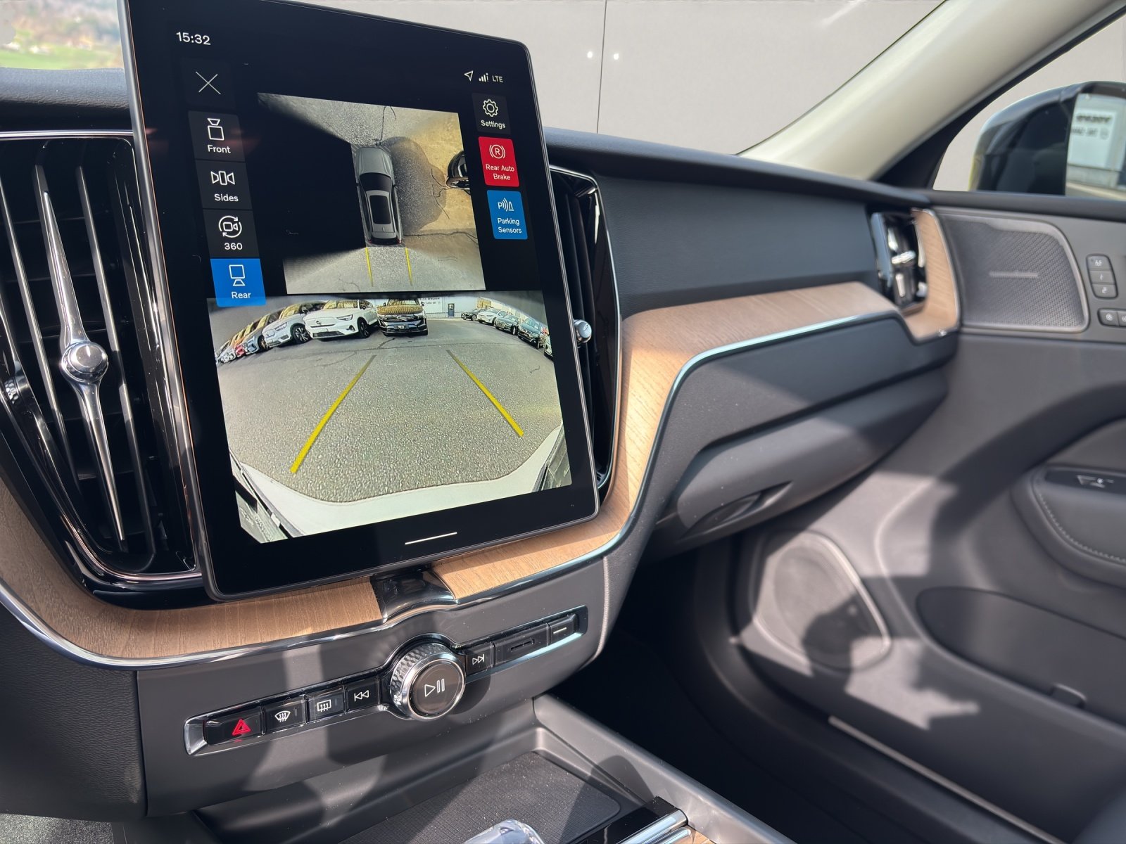 VOLVO XC60 2.0 T6 TE Plus Dark eAWD, Plug-in-Hybrid Benzin/Elektro, Neuwagen, Automatik - 4