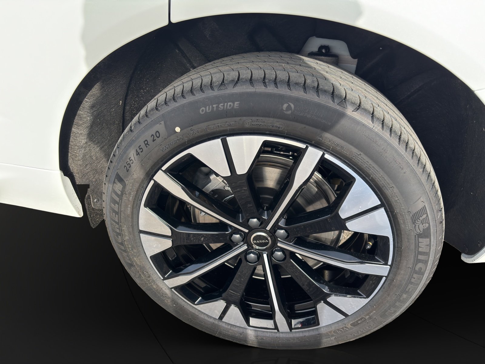 VOLVO XC60 2.0 T6 TE Plus Dark eAWD, Plug-in-Hybrid Benzin/Elektro, Neuwagen, Automatik - 5