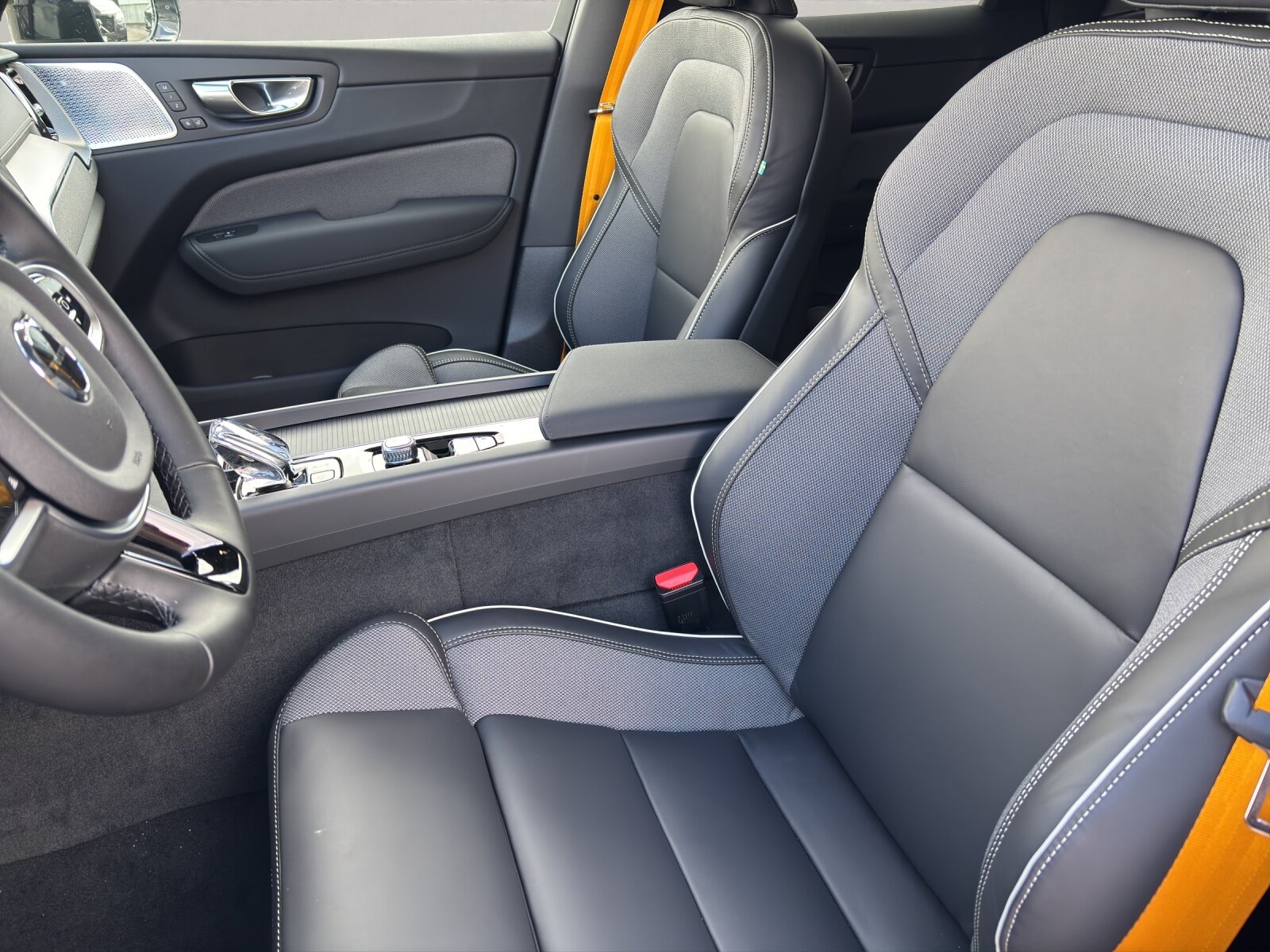 VOLVO XC60 2.0 T8 TE Polestar Last Edition eAWD, Plug-in-Hybrid Benzin/Elektro, Neuwagen, Automatik - 7