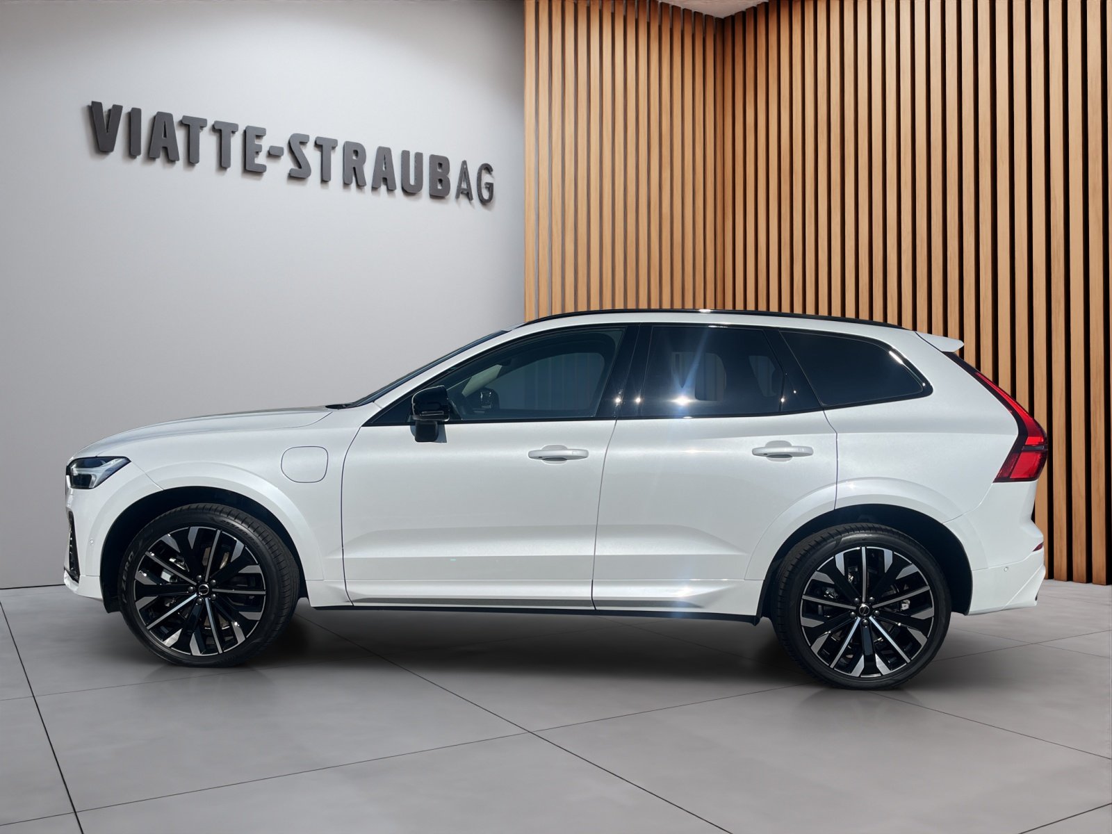 VOLVO XC60 2.0 T6 TE Ultra Dark eAWD, Hybride Rechargeable Essence/Électricité, Voiture nouvelle, Automatique - 2