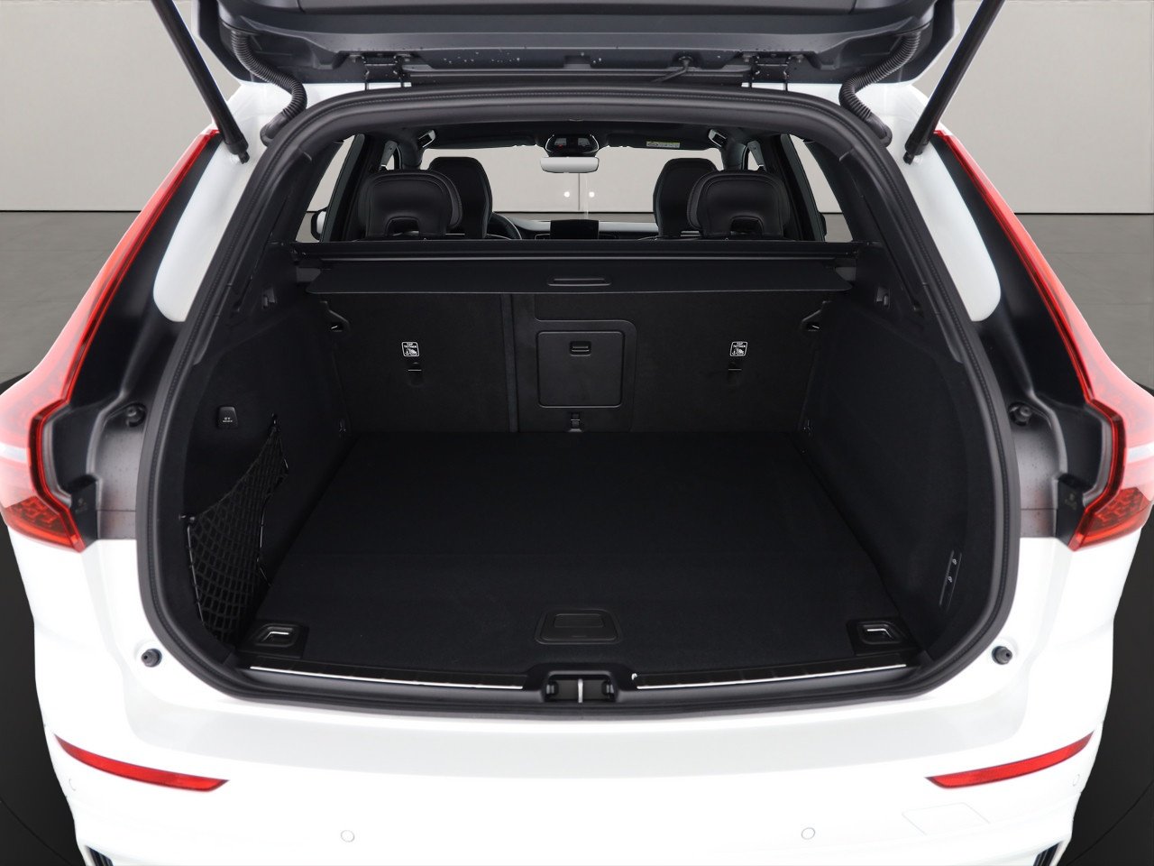 VOLVO XC60 2.0 T8 TE Black Edition eAWD, Plug-in-Hybrid Benzin/Elektro, Neuwagen, Automatik - 4